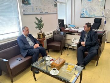 دیدار سید محسن موسوی‌زاده با مدیر نظارت بر طرح های عمرانی مناطق نفتخیز ؛  پیگیری ویژه برای تجهیز مرکز بهداشتی صدرالسادات و پروژه‌های عمرانی حمیدیه