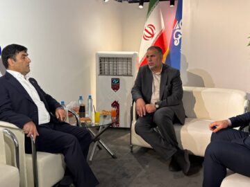 بازدید سید محسن موسوی زاده از بیست و نهمین نمایشگاه بین‌المللی نفت، گاز، پالایش و پتروشیمی؛ تهران