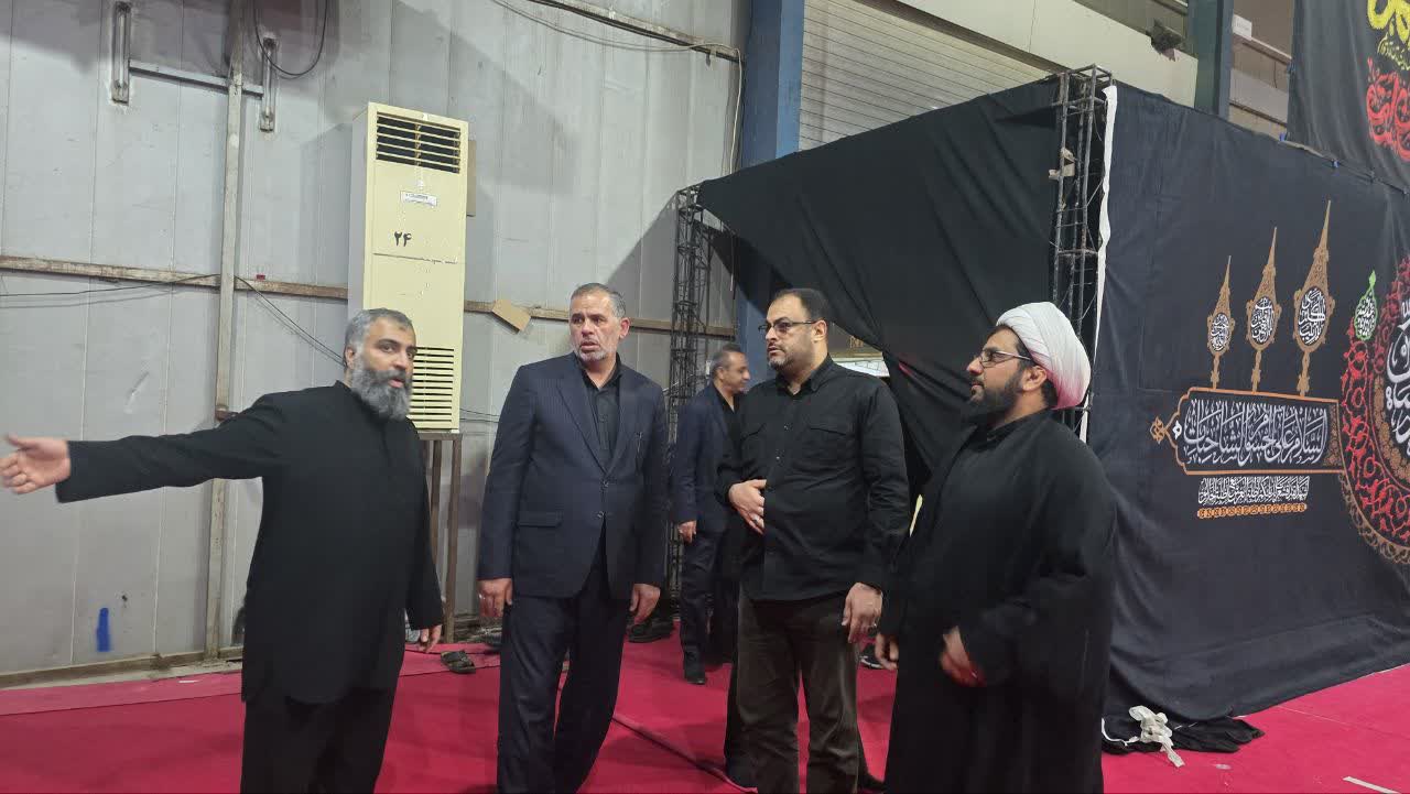 حضور و عرض خدا قوت سید محسن موسوی زاده به هیئت عزادارن مکتب الزهرا (س) در نمایشگاه بین المللی اهواز؛   شب عاشورا