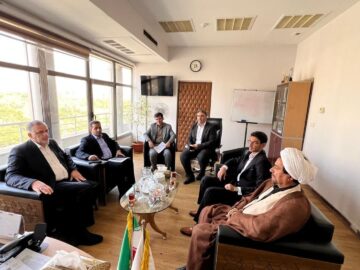 در نشست سید محسن موسوی‌زاده با معاون سازمان شهرداری و دهیاری های کشور تصمیم گیری شد: تقویت شهرداری حمیدیه از طریق تامین کمک های بلاعوض مالی/ تاکید بر کمک به مناطق محروم حوزه انتخابیه