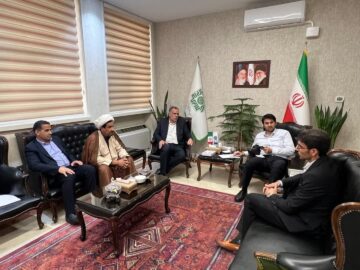 در دیدار سید محسن موسوی‌زاده با رئیس سازمان امور مالیاتی کشور تاکید شد: تامین درآمد پایدار برای شهرداری های حوزه انتخابیه از محل ارزش افزوده