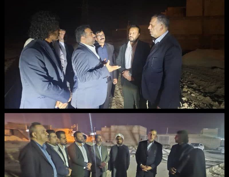 بازدید شبانه سید محسن موسوی زاده از روستای ام البنین شهرستان کارون/ توسعه شبکه آبرسانی، برق و روشنایی