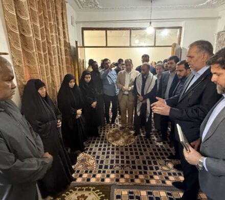 با حضور سیدمحسن موسوی زاده و جمعی از نمایندگان و مسئولین انجام شد/ دیدار با خانواده مرحوم حمودی اهدا کننده عضو در شهرستان کارون