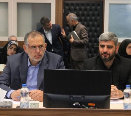 در نشست فراکسیون فرهنگیان مجلس با رئیس سازمان اداری و استخدامی کشور مطرح شد؛  سید محسن موسوی زاده: مسیر جذب نیروها فوراً ساماندهی شود