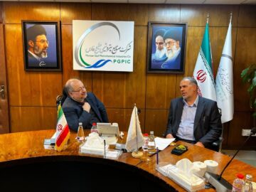 دیدار سید محسن موسوی‌زاده با مدیرعامل هلدینگ خلیج فارس؛ تخصیص دو دستگاه آمبولانس، تجهیزات مدارس و حمایت از اشتغال حمیدیه