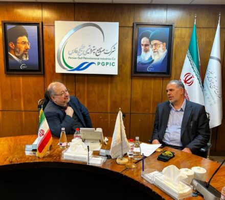 دیدار سید محسن موسویزاده با مدیرعامل هلدینگ خلیج فارس؛ تخصیص دو دستگاه آمبولانس، تجهیزات مدارس و حمایت از اشتغال حمیدیه